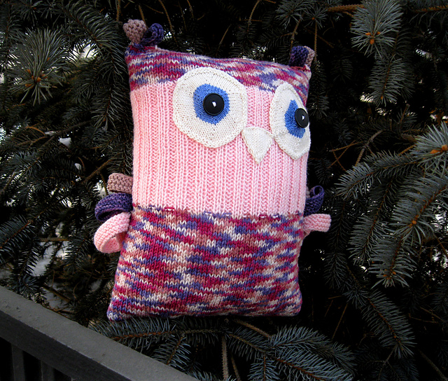 Ravelry: Enchanted Owl Pillow pattern by Michele Wilcox