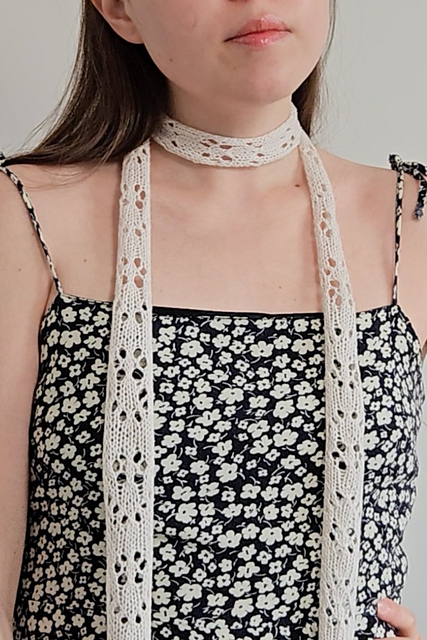 Ravelry: Skinny Lace Scarf pattern by Viktoria Kurbatskaia