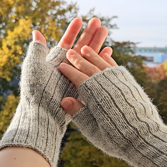 Ribbed Fingerless Mitts