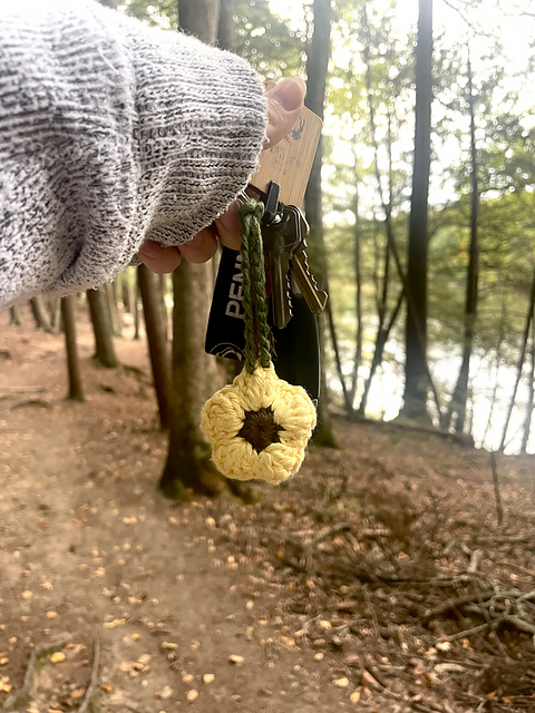 Flower AirTag Holder / Case Keychain