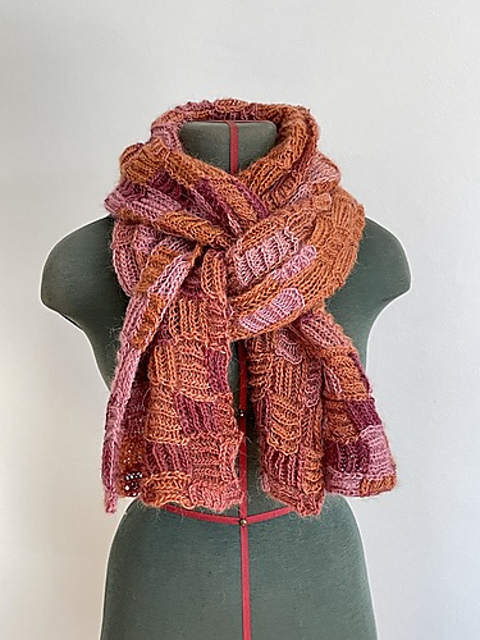 Brentrelac Scarf