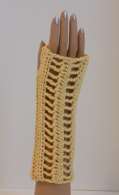 Cassandra's Fingerless Mitts