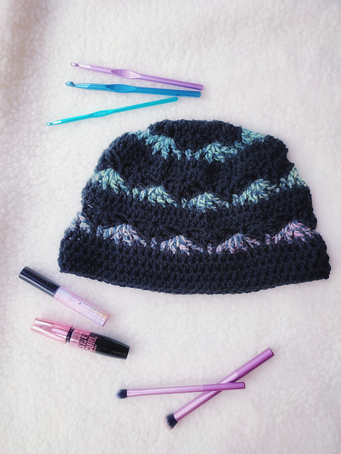 Viva Shell Merch Ravelry: Studded Shells Hat pattern by Viva