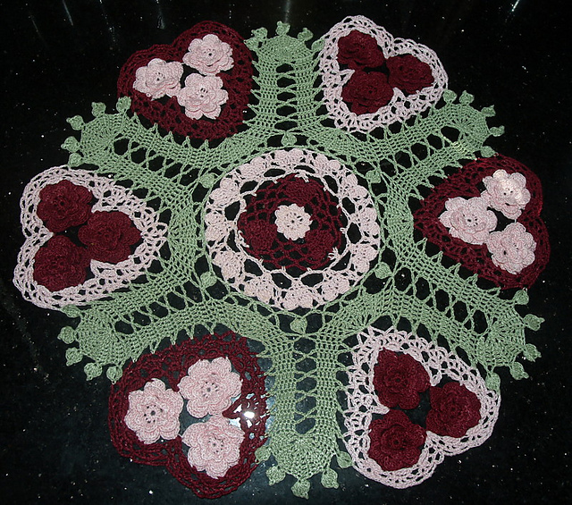 Valentine Hearts and Roses Doily Pattern