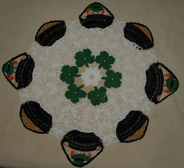 St Patricks Day Leprechaun and Pots of Gold Crochet Doily Pattern