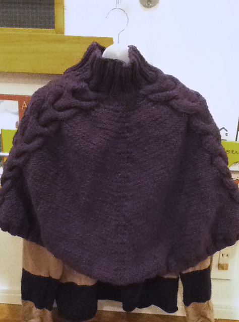 Ravelry: Poncho ポンチョ pattern by Mariko Mikuni (三國 万里子）