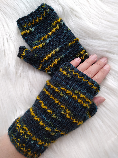 Ravelry: Skeeter Writing Gloves pattern by Jenny Noto