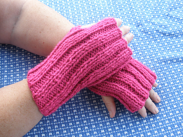 Fingerless Gloves on Straight Needles 