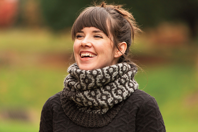 Two-Color Cable Cowl