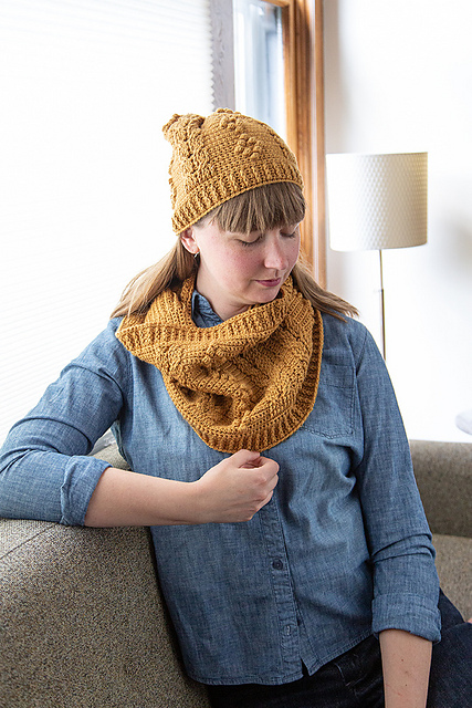 Montegue Avenue Hat & Cowl