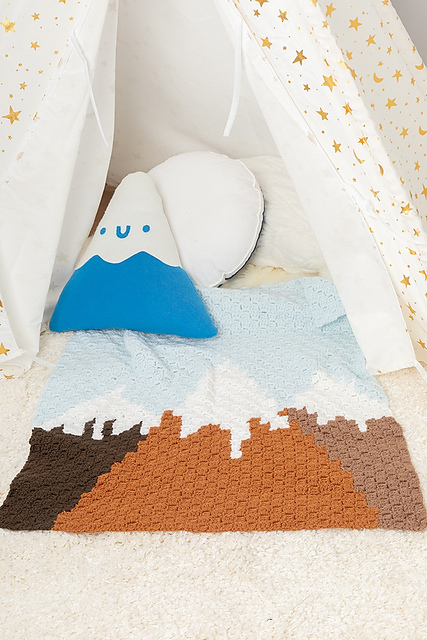 Mountain Range Blanket