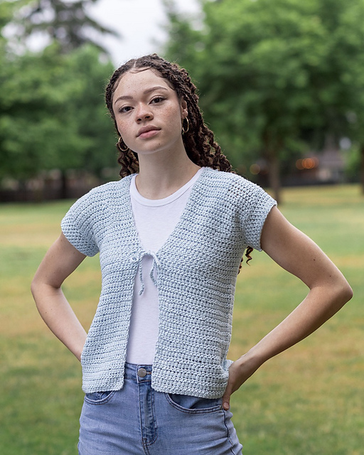 Ravelry: Summer Breeze Cardi pattern by Lily Oger