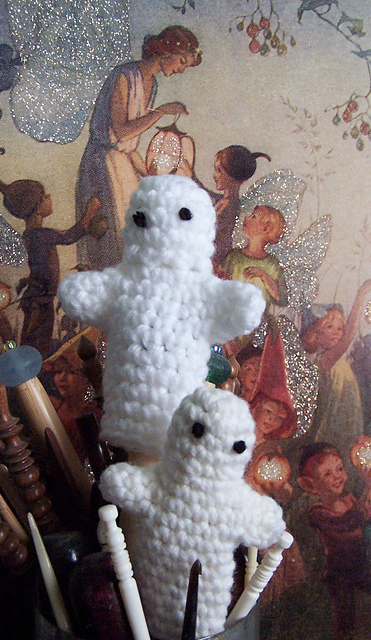 Ghost Finger Puppet