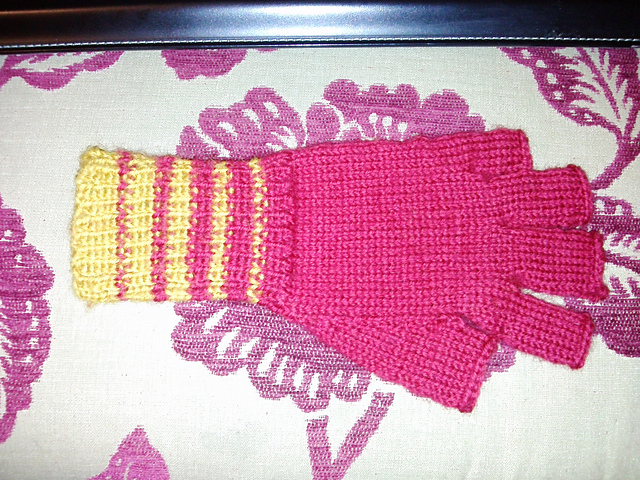 Gryffindor Fingerless Gloves