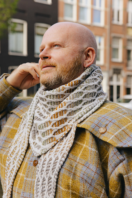 Chameleonic Scarflet