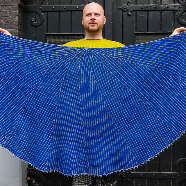 blooming brioche shawl