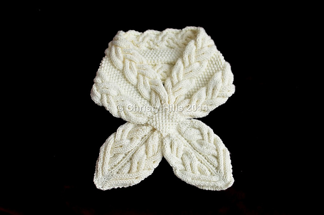 Milky White Cables Scarf