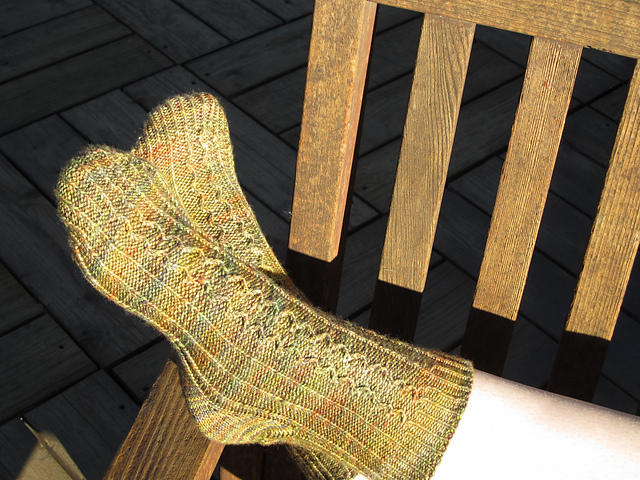 Wavy Twisted Rib Socks