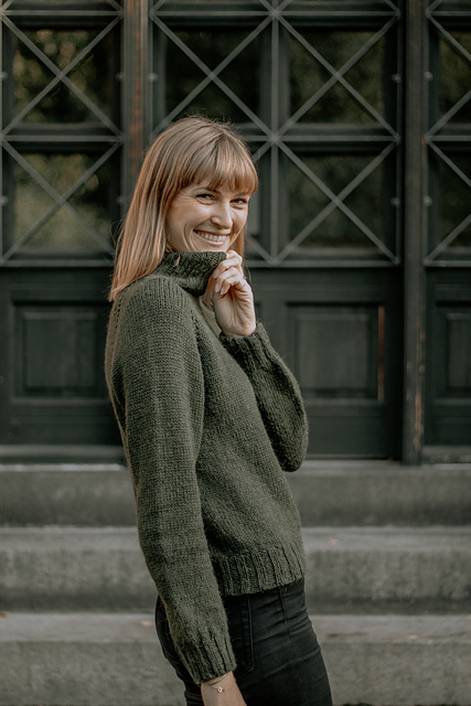 s o l e m n sweater