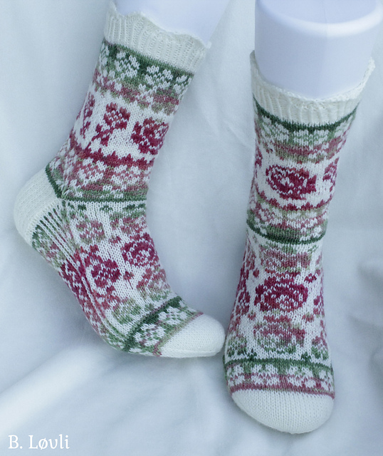 Ravelry: Lykkerose pattern by StrikkeBea
