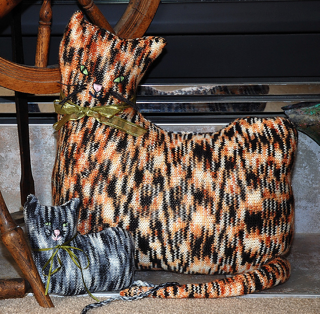 Sandi Cat Cushion Cover