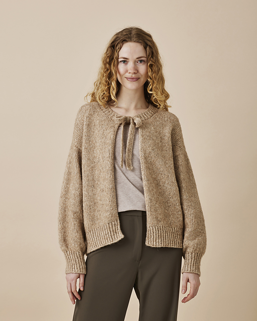 Raglan cardigan with dropped shoulder and tie