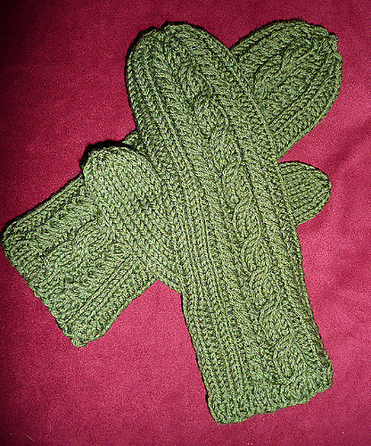 Saguaro Cabled Mittens