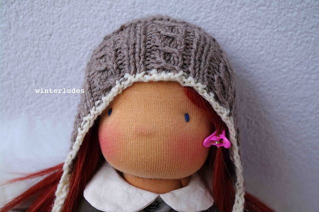 magdeleine, cable & moss stitch bonnet
