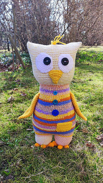 Scrap yarn Easter Chick