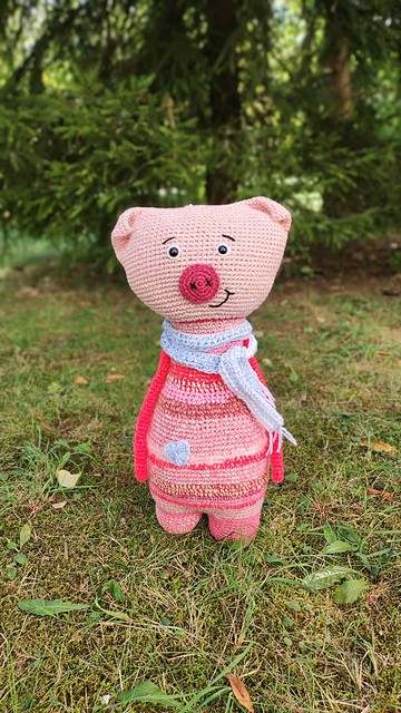 Scrap yarn Pig