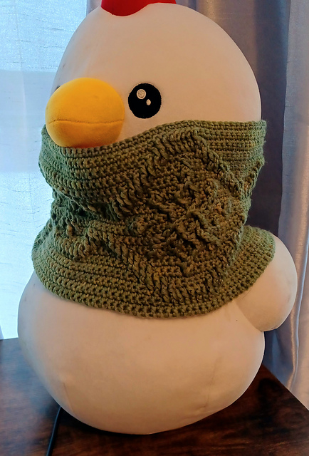 Snowflake Cable Cowl