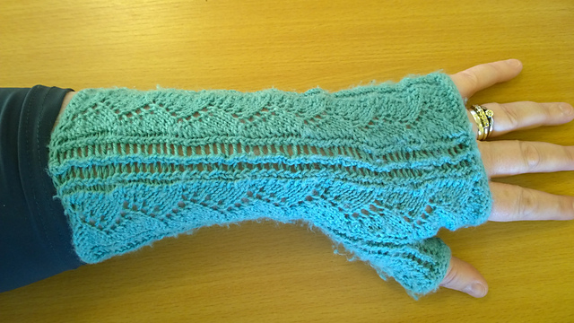 Lacy Fingerless Mitts