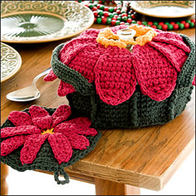 Poinsettia Casserole Cover and Potholder