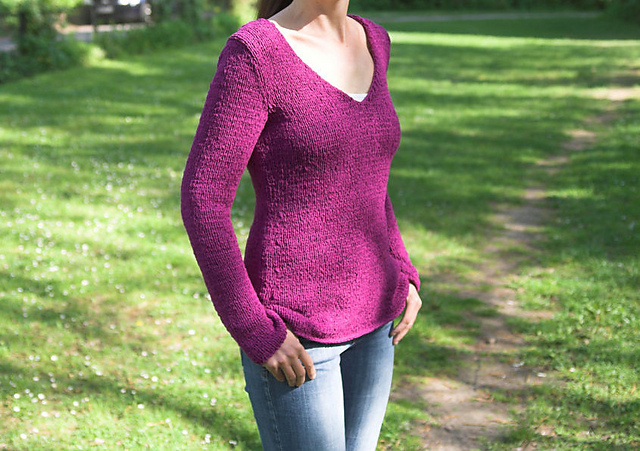 # 09 V-Neck-Pulli
