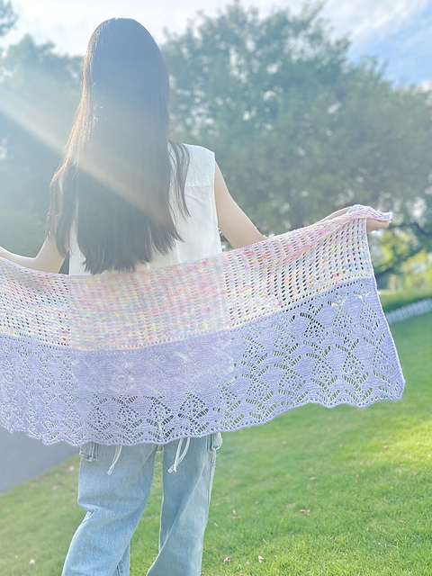 Ravelry: MATOU Shawl pattern by wooco うーこ