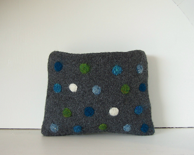 Dotty Clutch