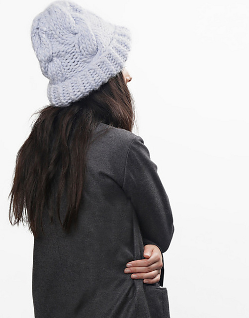 MOON HEAD BEANIE