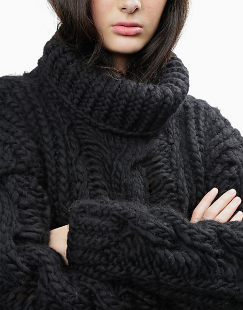 RIVER NIGHT SWEATER