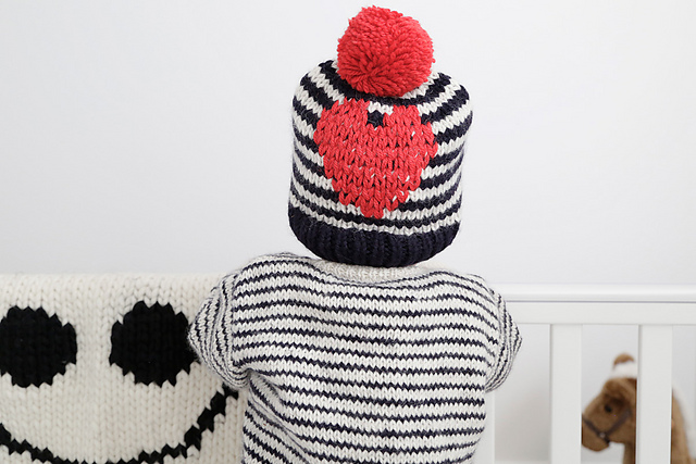 LOVE HEARTS HAT