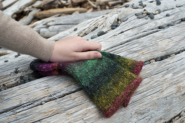 Gemma Wrist Warmers