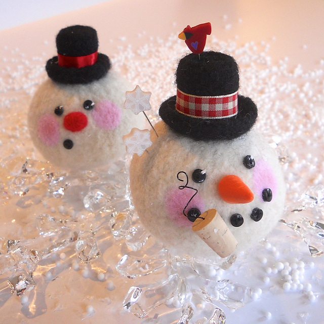 Roly Poly Snowman Pincushion