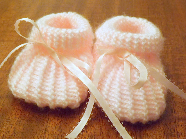 Popcorn Ridge Set for 6 Months (Bootees)