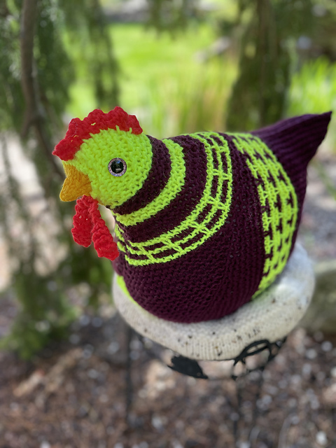 Ravelry: wrenknits' Lizzie, an Emotional Support Chicken