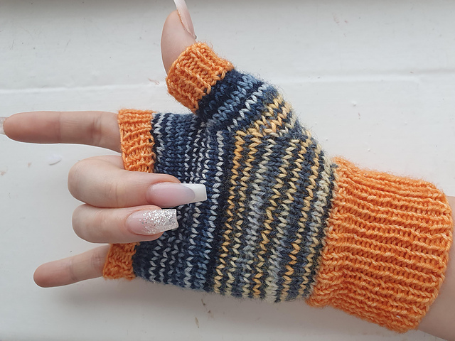Mini skein trio mitts