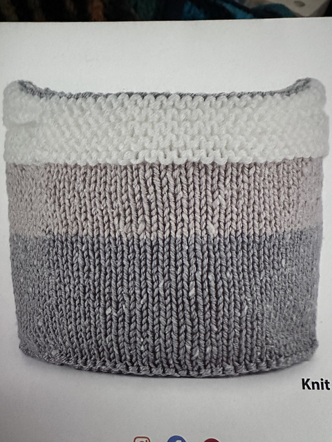 Color-Block Basket (knit)