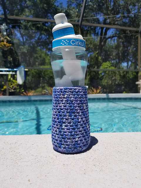 Ravelry: Cirkul Water Bottle Cosy pattern by Samantha Gibbs