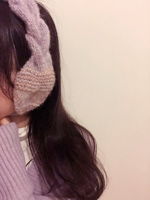 Girlish ear warmer