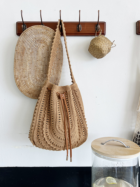 Nature trail shoulder bag