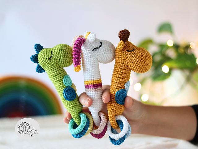 Unicorn, dino and giraffe rattle