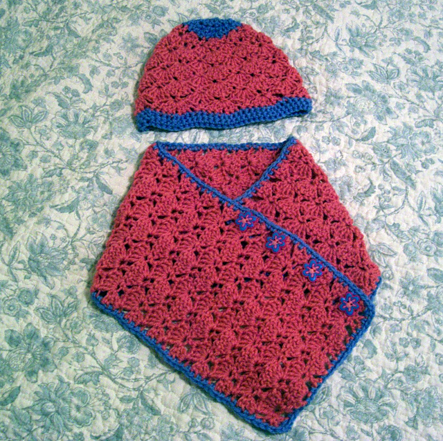 Lacy Fan-Shell Hat & Neckwarmer Set